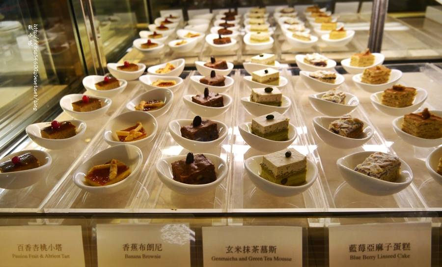 漢來海港餐廳 巨蛋店‧聽說它們家的海鮮和甜點很強,餐點多到無所挑起,但場地太大我不知怎麼拍o_0 - 第32張圖 1 (44)