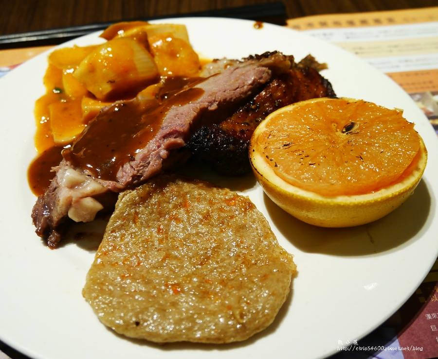 漢來海港餐廳 巨蛋店‧聽說它們家的海鮮和甜點很強,餐點多到無所挑起,但場地太大我不知怎麼拍o_0 - 第38張圖 1 (28)