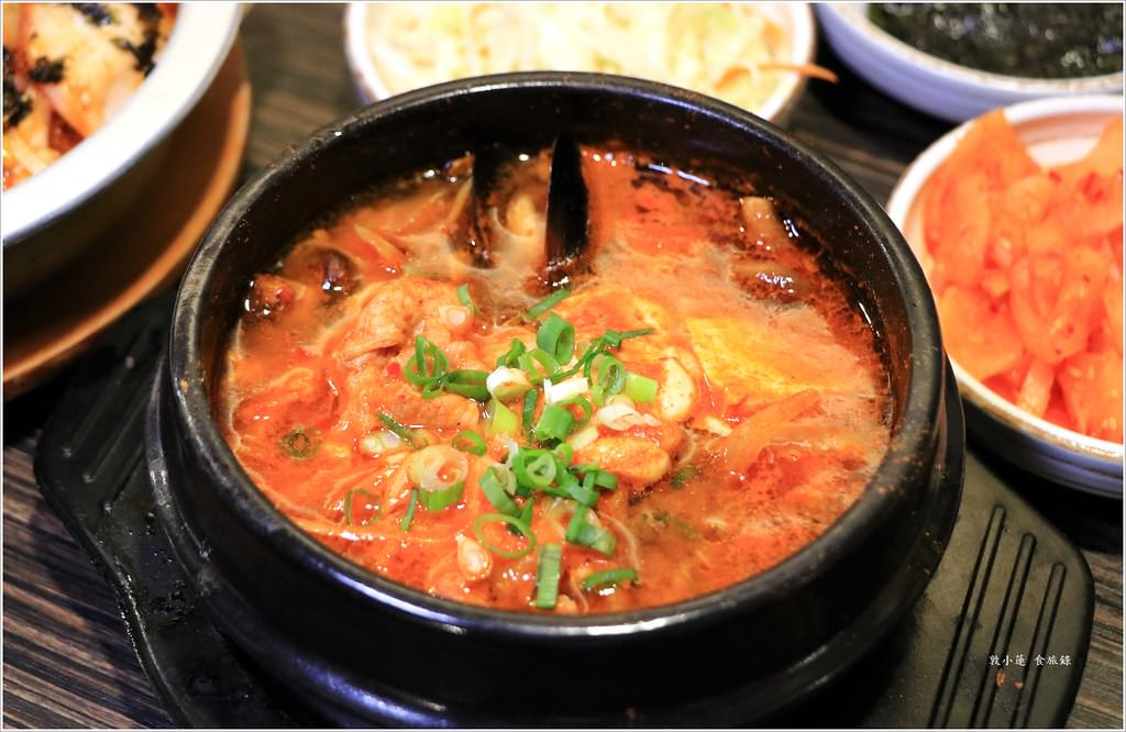 玉豆腐韓國家庭料理‧ 聚餐新選擇 五款小菜無限續吃到飽 激推熔岩起司炸雞 濃郁起司炸雞讓人欲罷不能 - 第22張圖 IMG_1737