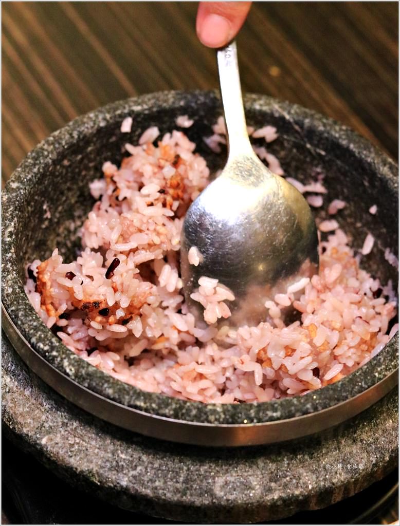 玉豆腐韓國家庭料理‧ 聚餐新選擇 五款小菜無限續吃到飽 激推熔岩起司炸雞 濃郁起司炸雞讓人欲罷不能 - 第16張圖 IMG_1727