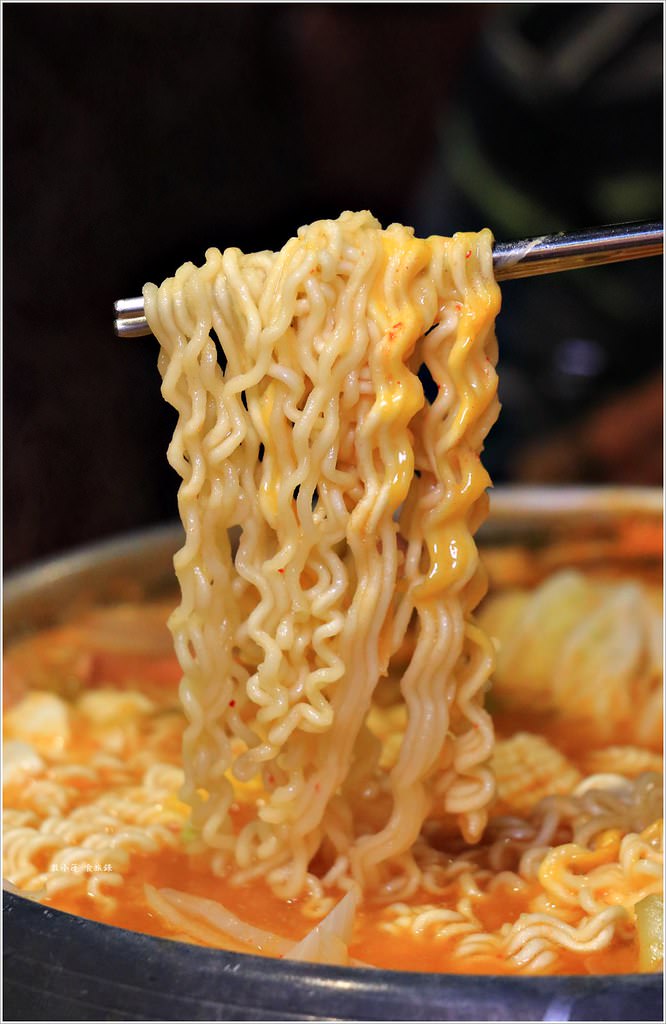 玉豆腐韓國家庭料理‧不出國也能吃韓料 熔岩起司炸雞超牽司 部隊鍋二人套餐超大滿足 - 第20張圖 IMG_3439