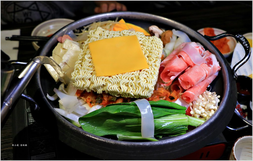 玉豆腐韓國家庭料理‧不出國也能吃韓料 熔岩起司炸雞超牽司 部隊鍋二人套餐超大滿足 - 第14張圖 IMG_3399
