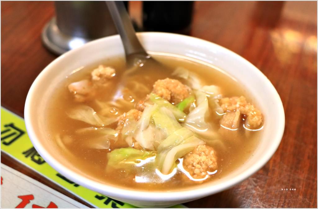 香亭土魠魚焿‧澎湖人早餐就從土魠魚焿開始,湯頭順口就是魚肉小了點 - 第6張圖 IMG_5216