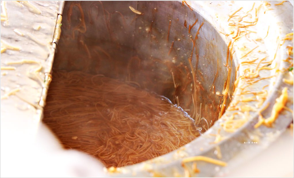 中正市場大眾美食麵線糊‧皮蛋瘦肉粥、芋香瘦肉粥、大腸蚵仔麵線糊,傳統好味道賣到嚇嚇叫 - 第5張圖 IMG_0640