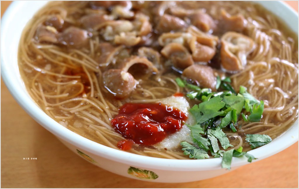 中正市場大眾美食麵線糊‧皮蛋瘦肉粥、芋香瘦肉粥、大腸蚵仔麵線糊,傳統好味道賣到嚇嚇叫 - 第11張圖 IMG_0622