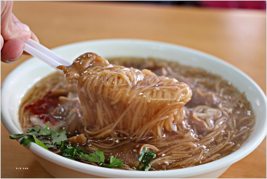 中正市場大眾美食麵線糊‧皮蛋瘦肉粥、芋香瘦肉粥、大腸蚵仔麵線糊,傳統好味道賣到嚇嚇叫 - 第13張圖 IMG_0632