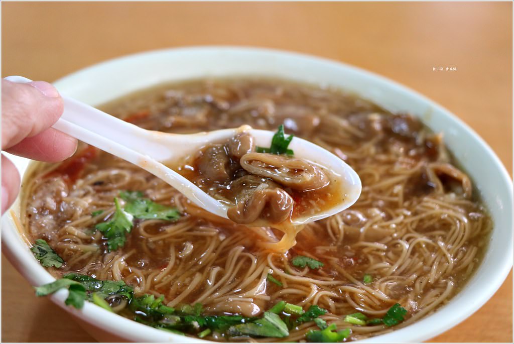 中正市場大眾美食麵線糊‧皮蛋瘦肉粥、芋香瘦肉粥、大腸蚵仔麵線糊,傳統好味道賣到嚇嚇叫 - 第15張圖 IMG_0633