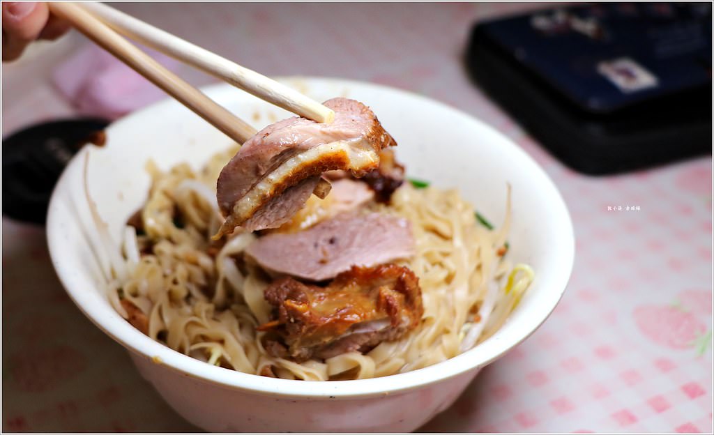 中正市場鴨肉麵‧傳統市場鴨肉麵,煙燻鴨肉麵只要四十元 - 第9張圖 IMG_0670