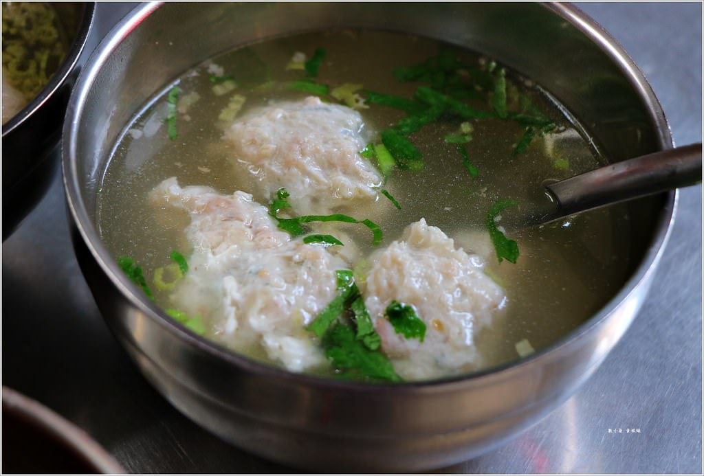 中正市場阿美屏東清蒸肉圓‧飄香近一甲子,十二點半前準時賣光,慢來就吃不到囉 - 第5張圖 IMG_1053