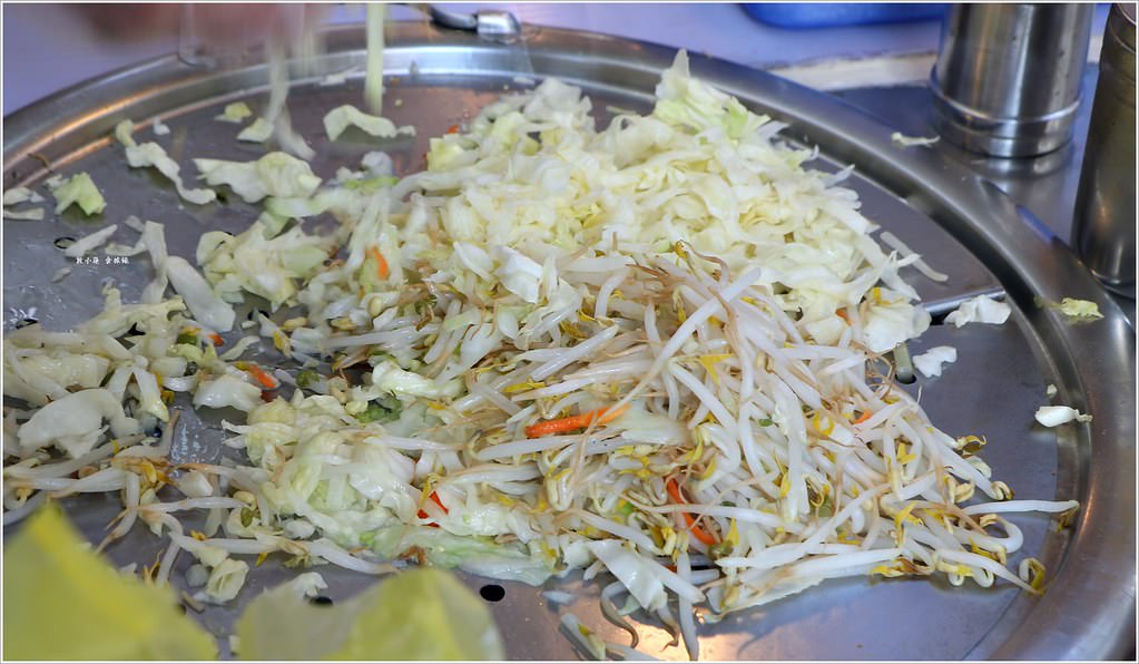 中正市場小市民春捲‧市場小吃銅板美食,不用清明也能吃春捲 - 第5張圖 IMG_1537