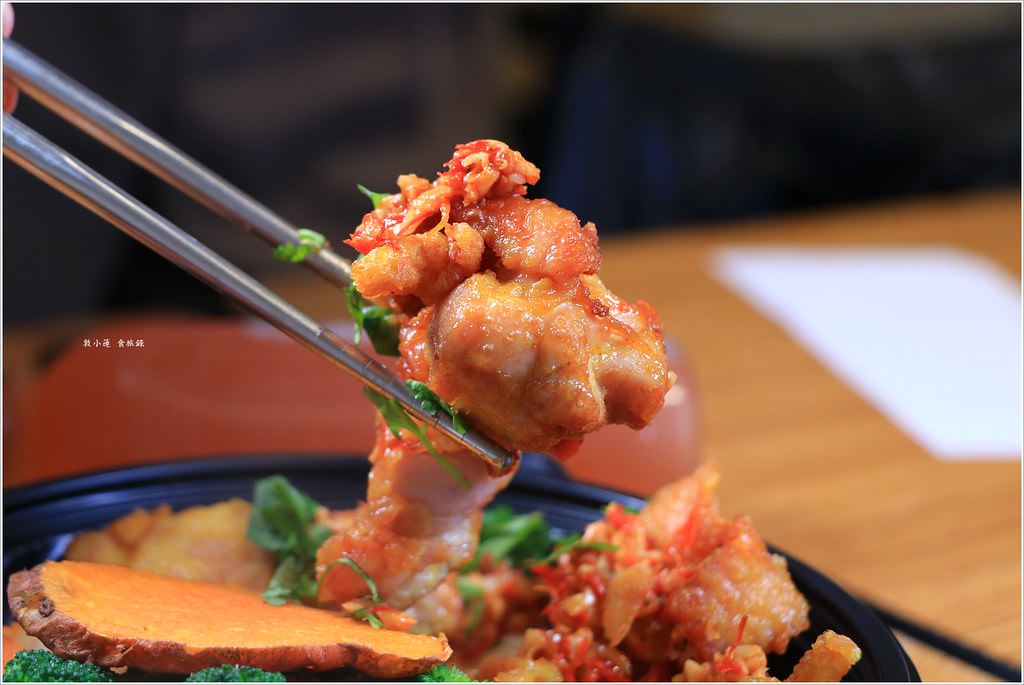 王牌雞腿飯‧創意十足現點現炸旳雞腿料理,昆布雞白高湯香濃超有味 - 第12張圖 IMG_1168