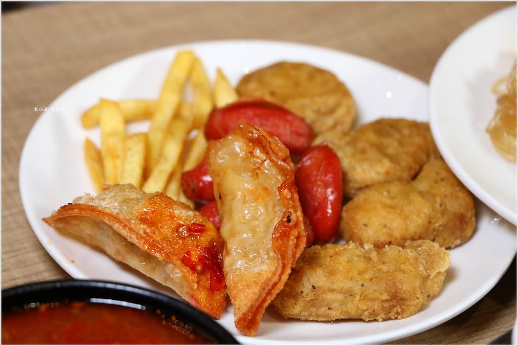 牛室炙燒牛排BEEFHOUSE 高雄鳳山店‧半自助式吃到飽,只要一個排餐熱食、PIZZA、冰品、飲品,無限量供應 - 第31張圖 IMG_1438