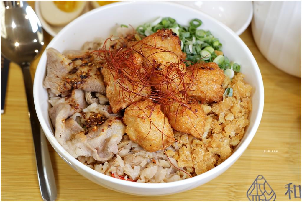 和林拾麵‧高雄新店 最chill麵店,創意拌拌麵 牛肉腹椒、醬燒豚肉 一麵二吃有創意 - 第18張圖 IMG_3092