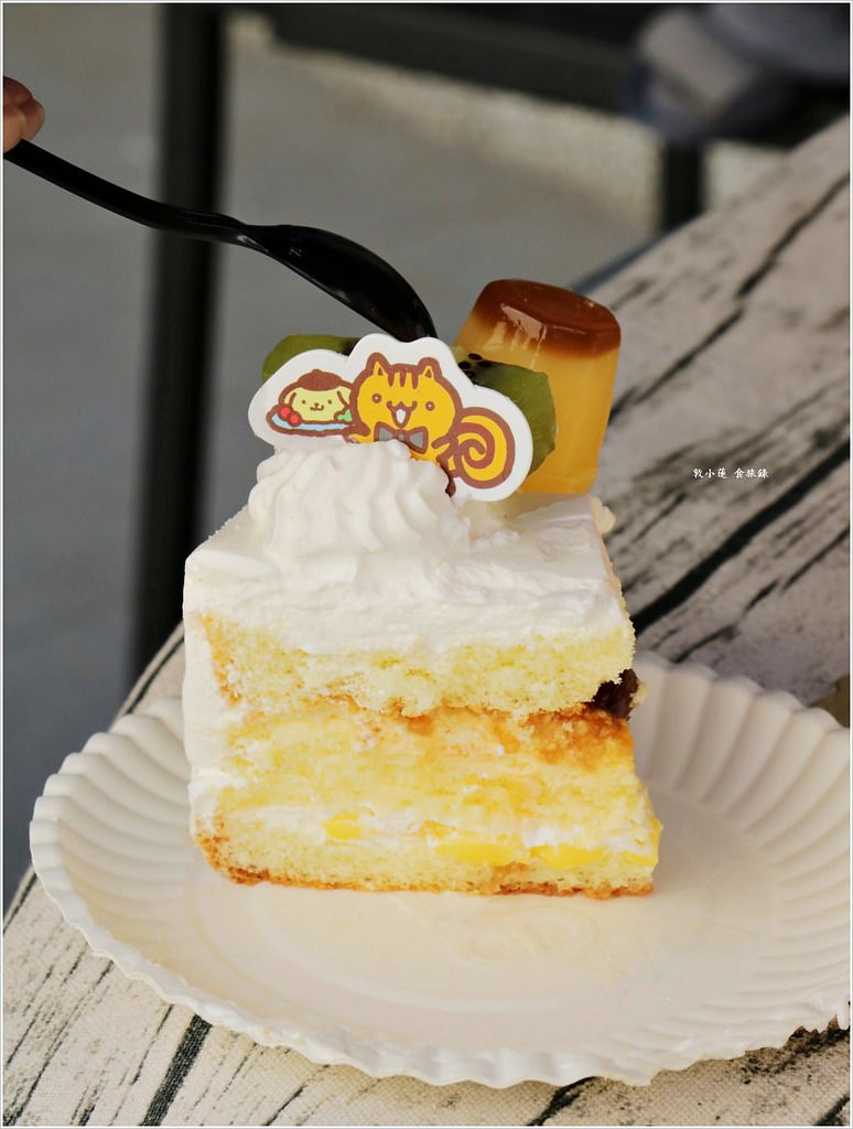 【蛋糕推薦】85度C Hello Kitty&布丁狗夢幻甜點王國‧萌度破表又吸晴!三麗鷗造型蛋糕、生日蛋糕推薦 - 第9張圖 IMG_3534
