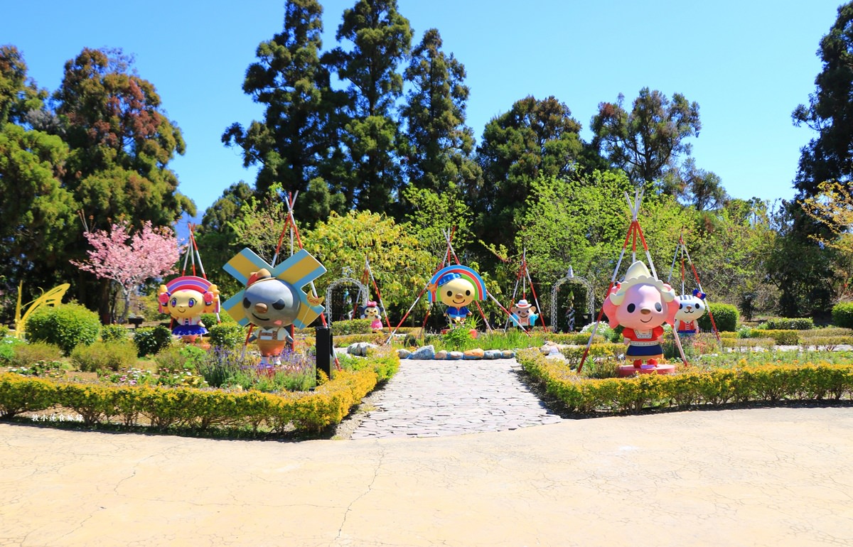 清境農場小瑞士花園‧著名的水上教堂、落羽松步道及綠光森林花園,晚上還有燈光秀 - 第19張圖 清境農場小瑞士花園‧著名的水上教堂、落羽松步道及綠光森林花園,晚上還有燈光秀