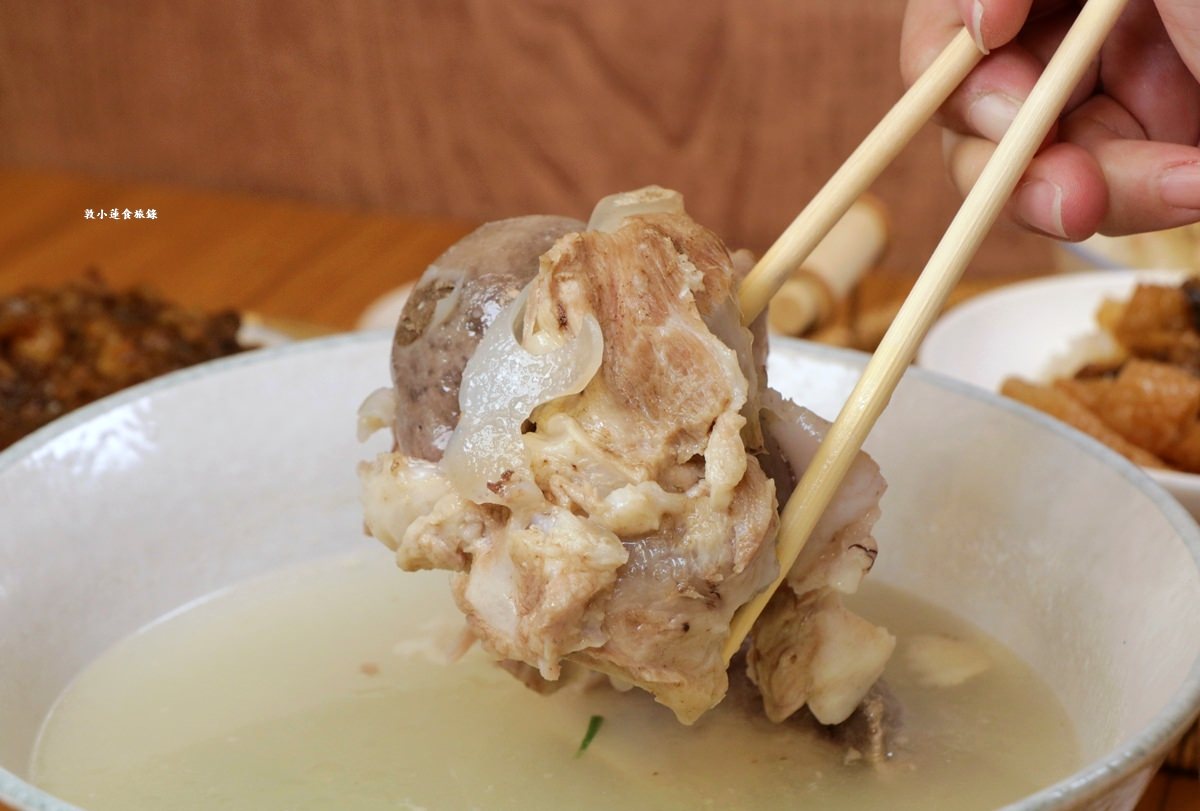 台灣活力早餐‧只要一枚銅板就能吃到傳統古早味碰皮飯、梅菜肉燥飯、雞滷飯【歇業】 - 第8張圖 台灣活力早餐‧只要一枚銅板就能吃到傳統古早味碰皮飯、梅菜肉燥飯、雞滷飯【歇業】