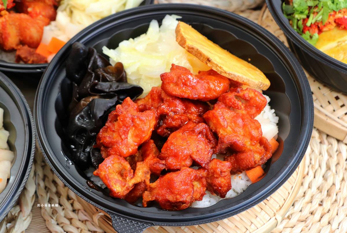 王牌雞腿飯‧吃膩傳統炸雞飯，來點多元化異國風味雞腿飯便當吧，舒肥白切適合體控的女孩們