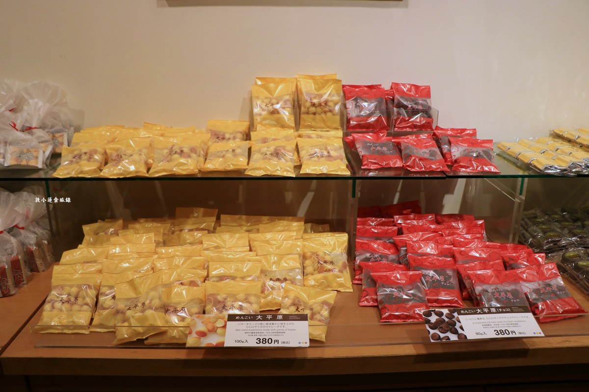 【北海道小樽】六花亭 小樽運河店‧北海道必買伴手禮‧經典花卉圖案酒糖、入門甜點草莓巧克力、萊姆葡萄奶油夾心餅乾 - 第12張圖 【北海道小樽】六花亭 小樽運河店‧北海道必買伴手禮‧經典花卉圖案酒糖、入門甜點草莓巧克力、萊姆葡萄奶油夾心餅乾