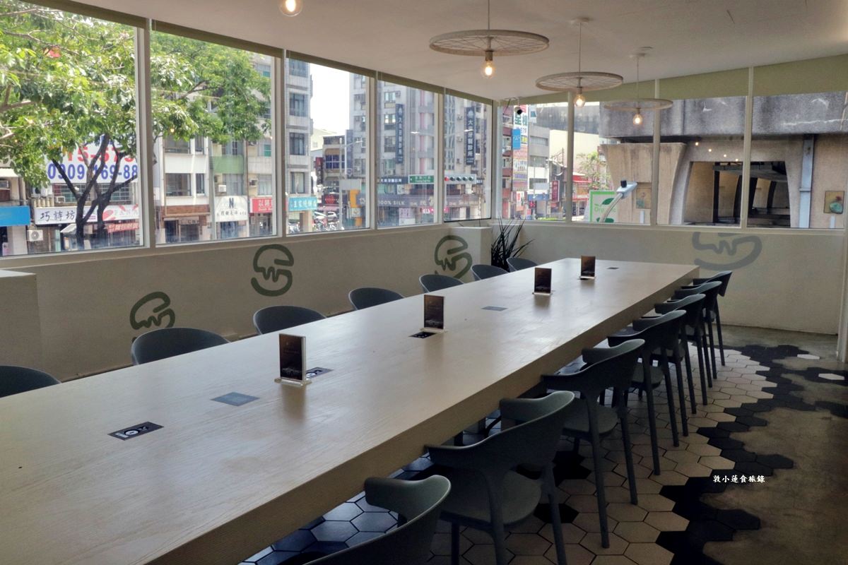 及時樂漢堡 Sizzlove Burger‧純白文青美式漢堡店,無用餐時間限制,臨近信義國小站、美麗島捷運站 - 第6張圖 及時樂漢堡 Sizzlove Burger‧純白文青美式漢堡店,無用餐時間限制,臨近信義國小站、美麗島捷運站