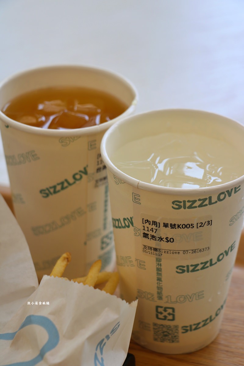 及時樂漢堡 Sizzlove Burger‧純白文青美式漢堡店,無用餐時間限制,臨近信義國小站、美麗島捷運站 - 第10張圖 及時樂漢堡 Sizzlove Burger‧純白文青美式漢堡店,無用餐時間限制,臨近信義國小站、美麗島捷運站
