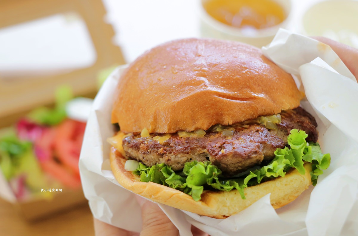 及時樂漢堡 Sizzlove Burger‧純白文青美式漢堡店,無用餐時間限制,臨近信義國小站、美麗島捷運站 - 第15張圖 及時樂漢堡 Sizzlove Burger‧純白文青美式漢堡店,無用餐時間限制,臨近信義國小站、美麗島捷運站