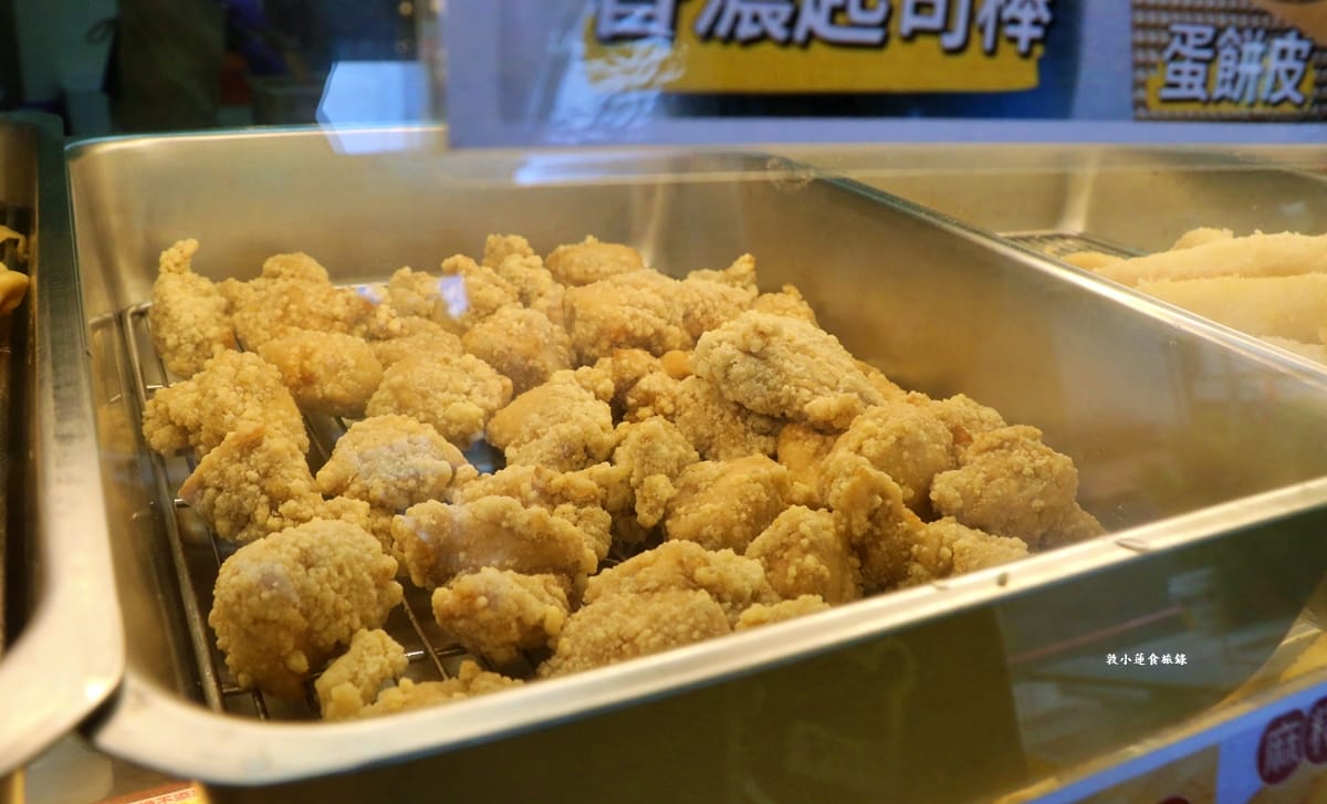 蘋果雞鹹酥雞 高雄左營店‧巷口中最美味的鹹酥雞,超厚香雞排只要60元,香酥汁多又美味 - 第8張圖 蘋果雞鹹酥雞 高雄左營店‧巷口中最美味的鹹酥雞,超厚香雞排只要60元,香酥汁多又美味