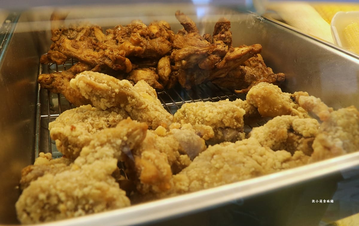 蘋果雞鹹酥雞 高雄左營店‧巷口中最美味的鹹酥雞,超厚香雞排只要60元,香酥汁多又美味 - 第9張圖 蘋果雞鹹酥雞 高雄左營店‧巷口中最美味的鹹酥雞,超厚香雞排只要60元,香酥汁多又美味