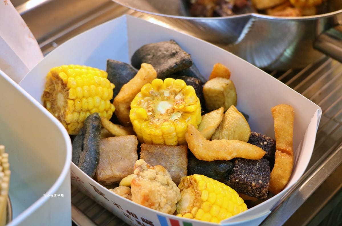 蘋果雞鹹酥雞 高雄左營店‧巷口中最美味的鹹酥雞,超厚香雞排只要60元,香酥汁多又美味 - 第12張圖 蘋果雞鹹酥雞 高雄左營店‧巷口中最美味的鹹酥雞,超厚香雞排只要60元,香酥汁多又美味