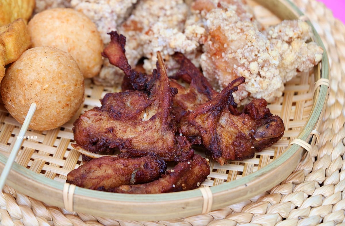 蘋果雞鹹酥雞 高雄左營店‧巷口中最美味的鹹酥雞,超厚香雞排只要60元,香酥汁多又美味 - 第25張圖 蘋果雞鹹酥雞 高雄左營店‧巷口中最美味的鹹酥雞,超厚香雞排只要60元,香酥汁多又美味
