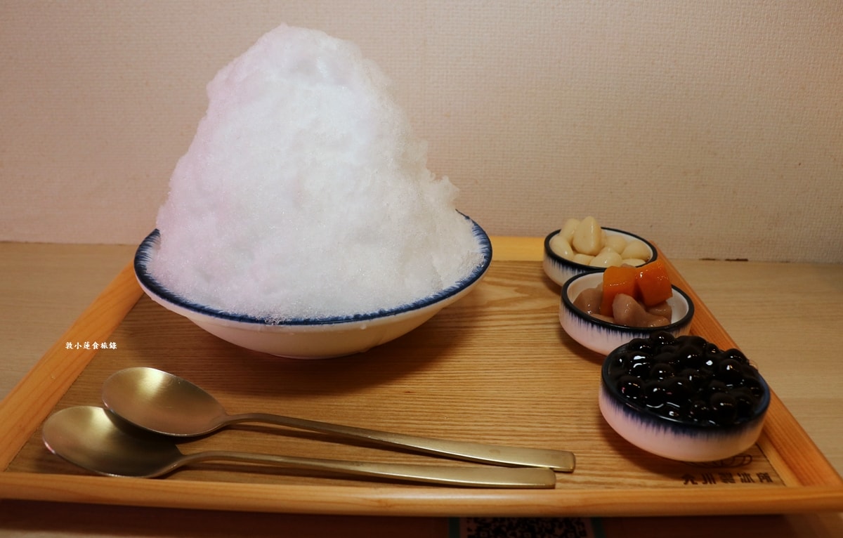 允川製冰所‧文青風格剉冰店，9種特製雪花冰，27種配料選擇，5星評價真材實料!!