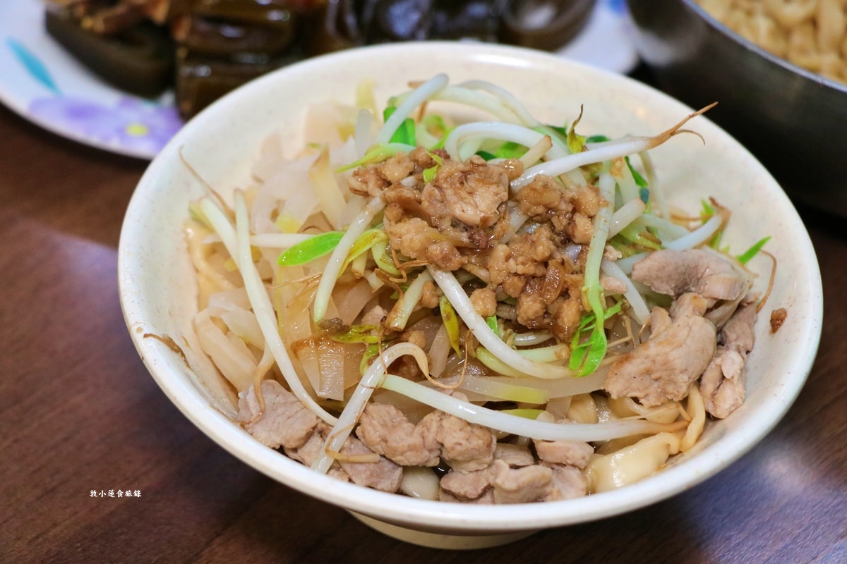 真好味小吃陽春麵‧藏身在國民市場的低調小吃,一甲子的古早味陽吃麵 - 第9張圖 真好味小吃陽春麵‧藏身在國民市場的低調小吃,一甲子的古早味陽吃麵