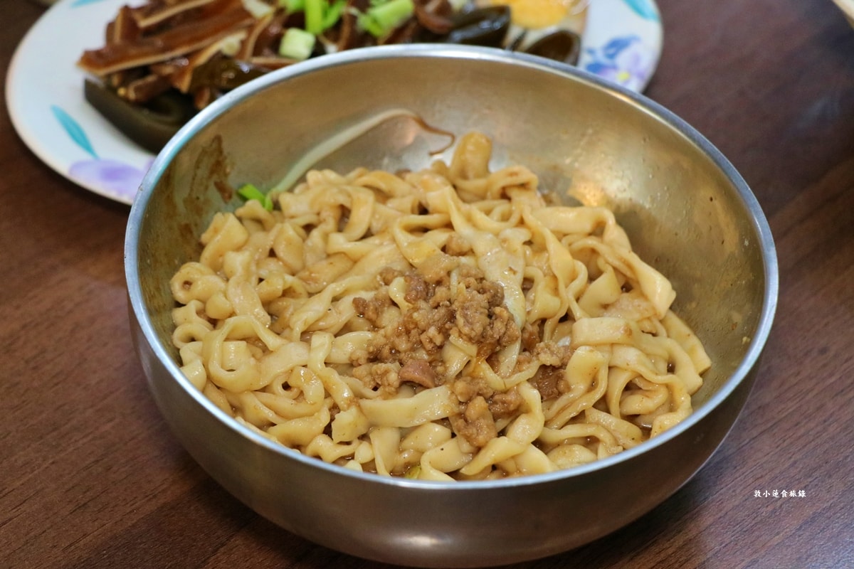 真好味小吃陽春麵‧藏身在國民市場的低調小吃,一甲子的古早味陽吃麵 - 第10張圖 真好味小吃陽春麵‧藏身在國民市場的低調小吃,一甲子的古早味陽吃麵