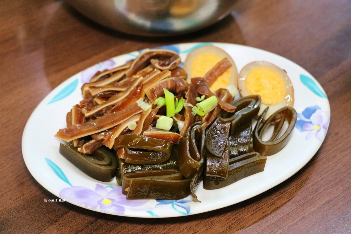 真好味小吃陽春麵‧藏身在國民市場的低調小吃,一甲子的古早味陽吃麵 - 第7張圖 真好味小吃陽春麵‧藏身在國民市場的低調小吃,一甲子的古早味陽吃麵