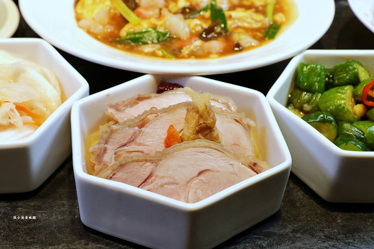 白玉樓經典台菜 夢時代店‧夢時代新店新開幕，辦桌料理新選擇，台味十足超下飯，一人也可以品嚐到台菜料理