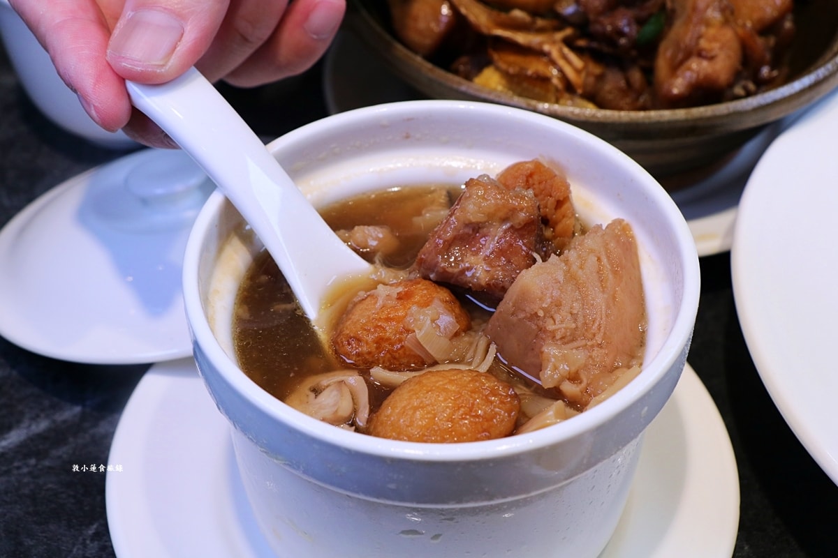 白玉樓經典台菜 夢時代店‧夢時代新店新開幕，辦桌料理新選擇，台味十足超下飯，一人也可以品嚐到台菜料理