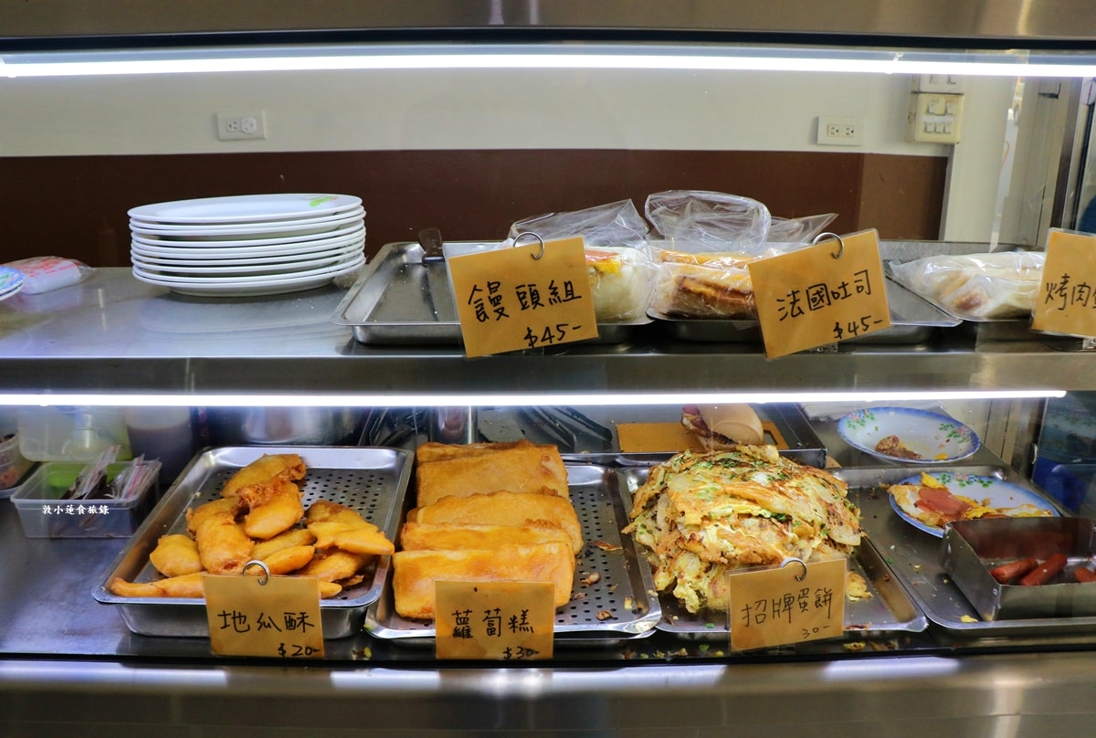 阿海早點‧一甲子的早餐店,傳統粉漿蛋餅超吸晴,上班族最愛的首選早餐店 - 第7張圖 阿海早點‧一甲子的早餐店,傳統粉漿蛋餅超吸晴,上班族最愛的首選早餐店