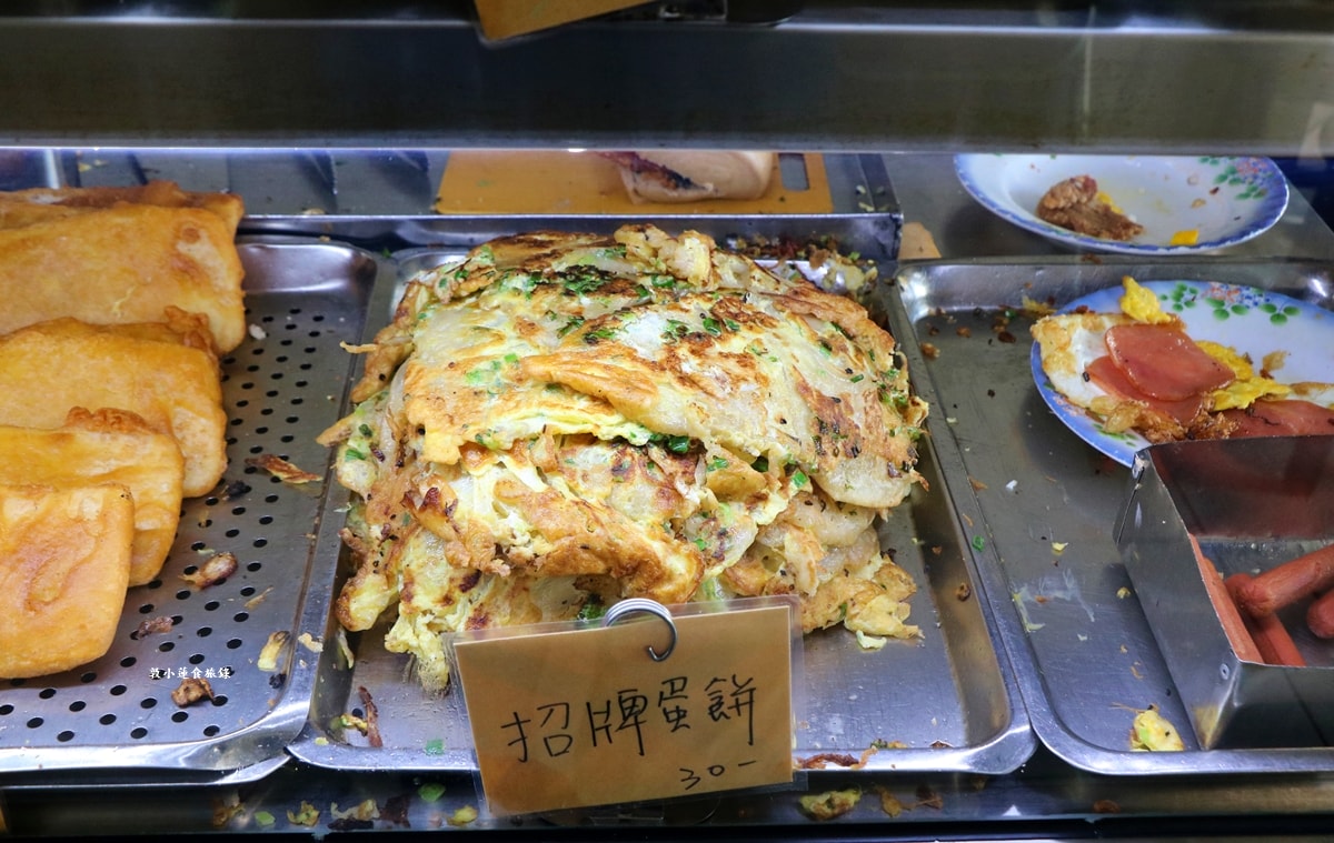 阿海早點‧一甲子的早餐店,傳統粉漿蛋餅超吸晴,上班族最愛的首選早餐店 - 第8張圖 阿海早點‧一甲子的早餐店,傳統粉漿蛋餅超吸晴,上班族最愛的首選早餐店