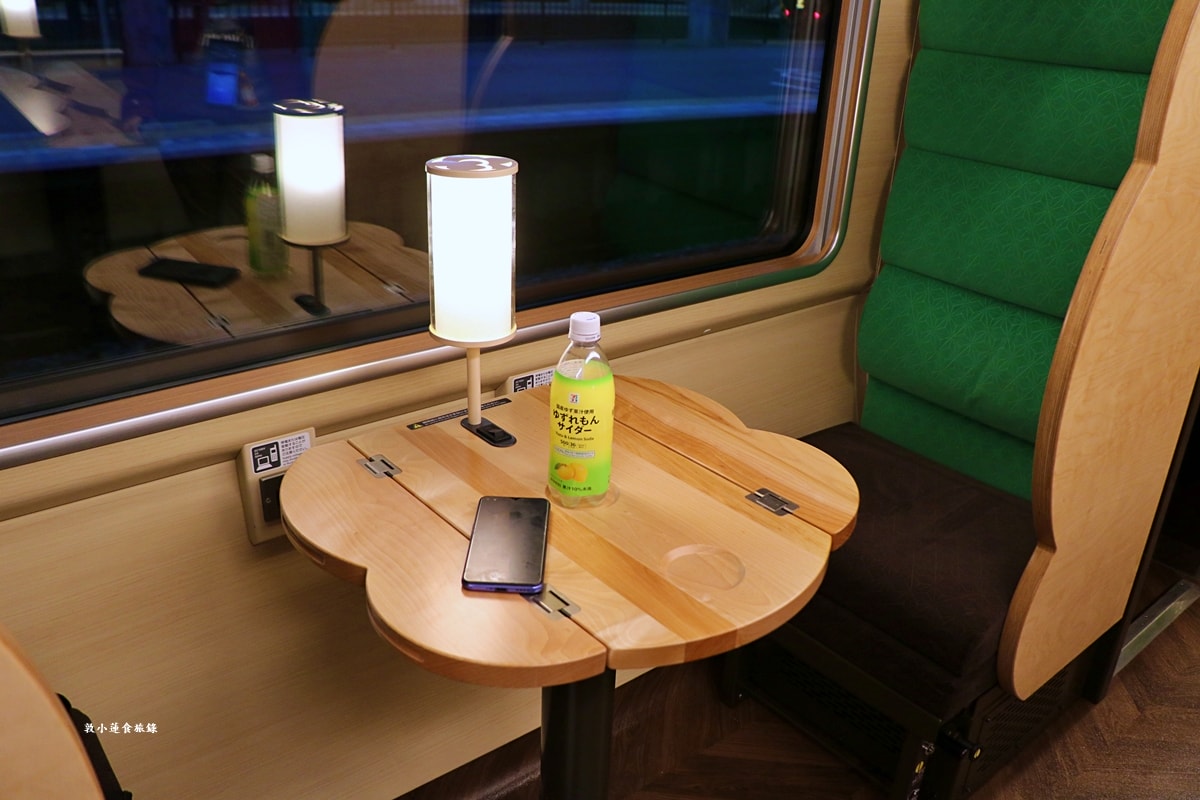 【鳥取米子】八雲號列車 やくも‧新進化特急列車-273系八雲號,體驗半包廂列車,漂亮的雲朵桌子讓用餐更便利 - 第27張圖 【鳥取米子】八雲號列車 やくも‧新進化特急列車-273系八雲號,體驗半包廂列車,漂亮的雲朵桌子讓用餐更便利