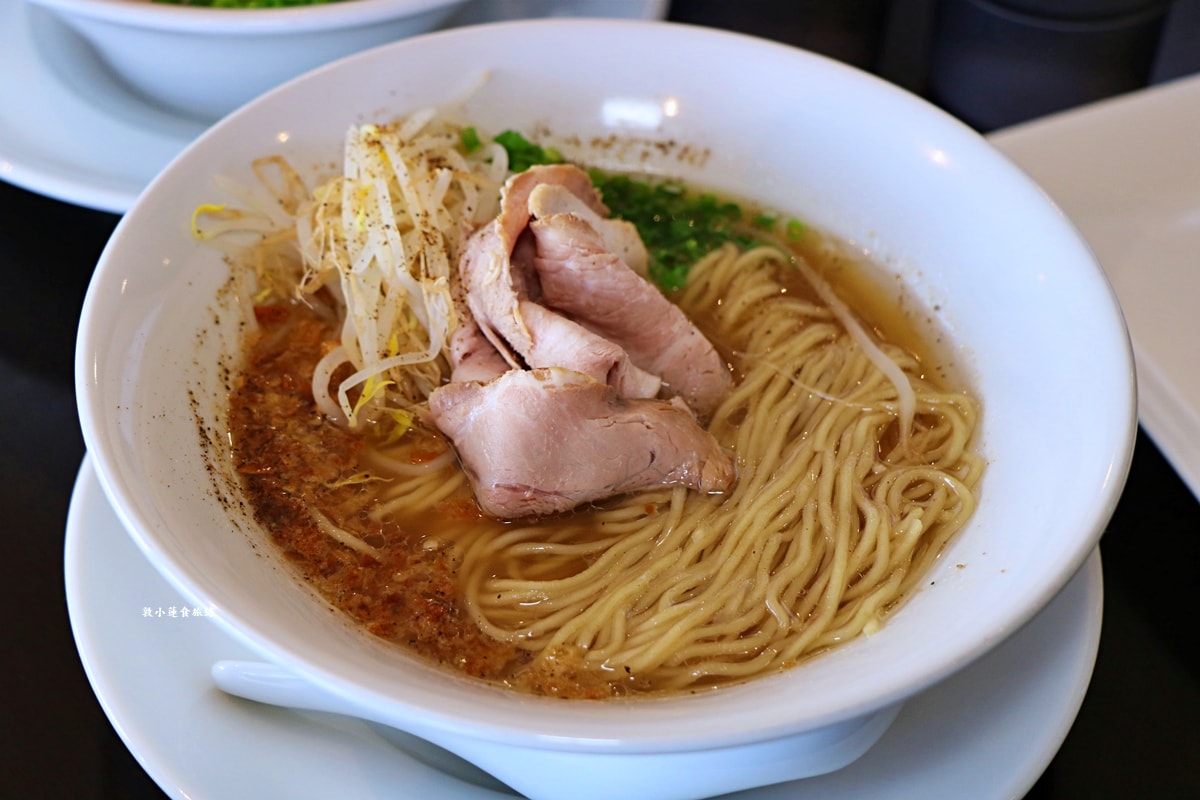 【鳥取境港】丸八紅楚蟹拉麵店‧日本冬季必吃美食，紅楚蟹拉麵湯頭濃郁，麵條Q勁大份量