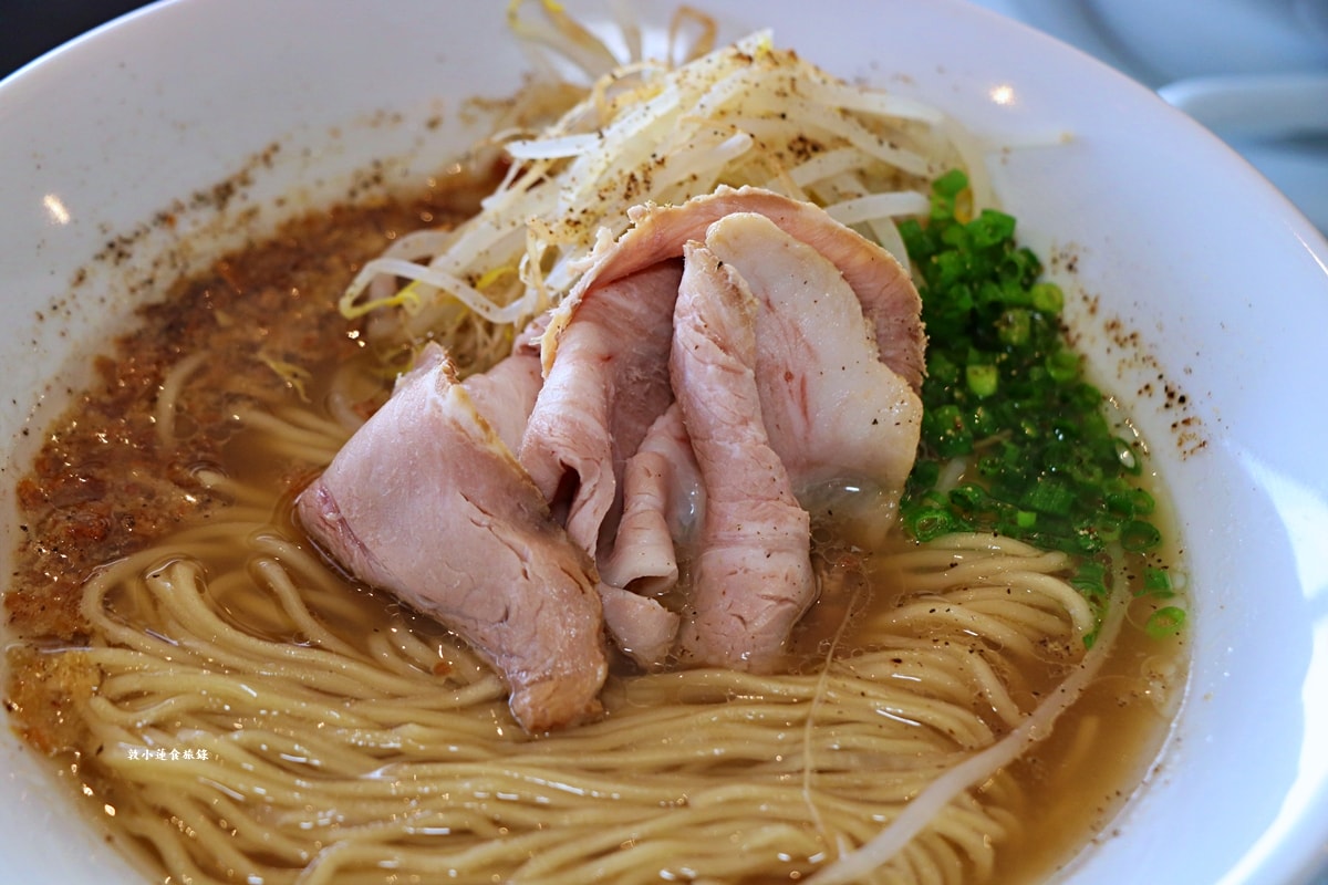 【鳥取境港】丸八紅楚蟹拉麵店‧日本冬季必吃美食，紅楚蟹拉麵湯頭濃郁，麵條Q勁大份量