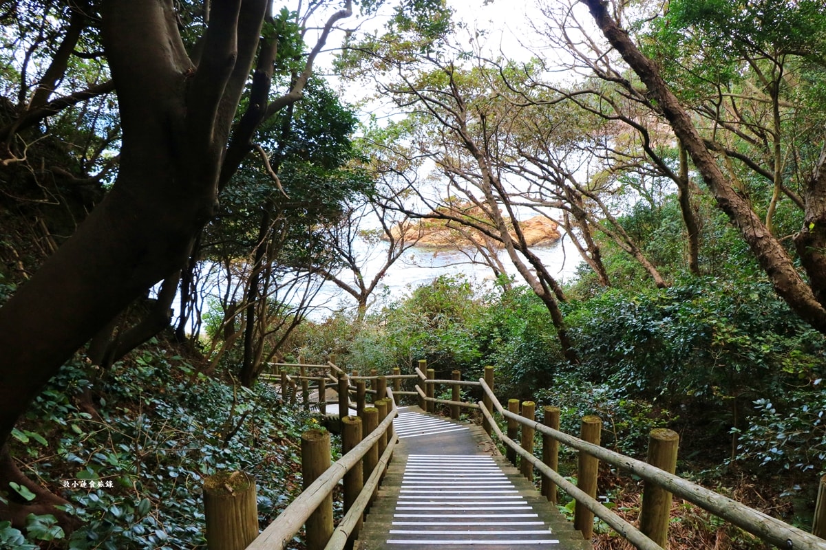 【日本鳥取】浦富海岸‧鳥取必訪日本百景山陰海岸地質公園,只有在地老司機才知的洞門、洞窟、白沙岸小密境 - 第4張圖 【日本鳥取】浦富海岸‧鳥取必訪日本百景山陰海岸地質公園,只有在地老司機才知的洞門、洞窟、白沙岸小密境