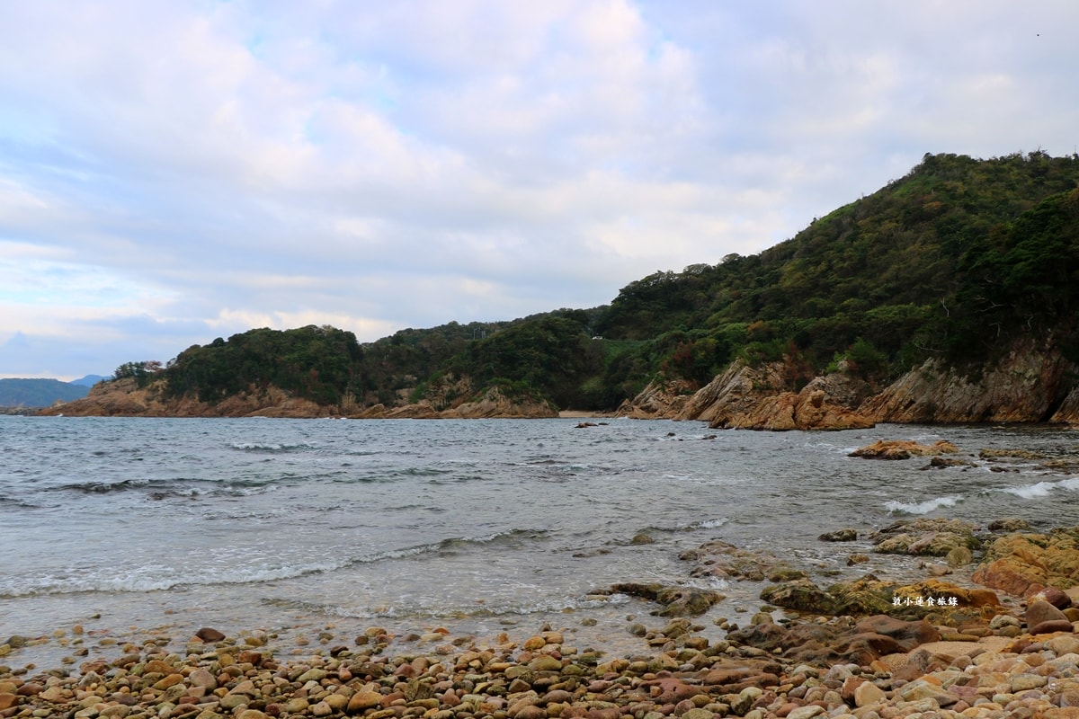 【日本鳥取】浦富海岸‧鳥取必訪日本百景山陰海岸地質公園,只有在地老司機才知的洞門、洞窟、白沙岸小密境 - 第6張圖 【日本鳥取】浦富海岸‧鳥取必訪日本百景山陰海岸地質公園,只有在地老司機才知的洞門、洞窟、白沙岸小密境