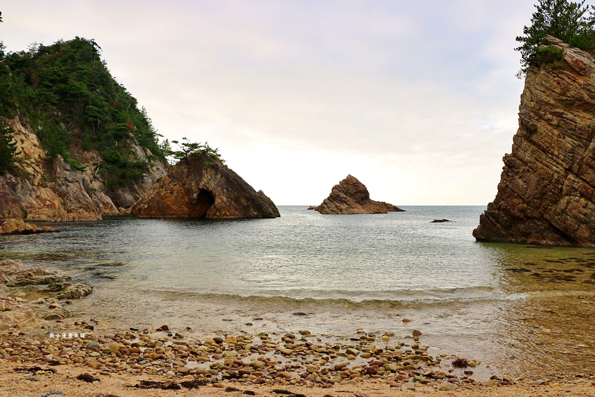 【日本鳥取】浦富海岸‧鳥取必訪日本百景山陰海岸地質公園,只有在地老司機才知的洞門、洞窟、白沙岸小密境 - 第21張圖 【日本鳥取】浦富海岸‧鳥取必訪日本百景山陰海岸地質公園,只有在地老司機才知的洞門、洞窟、白沙岸小密境