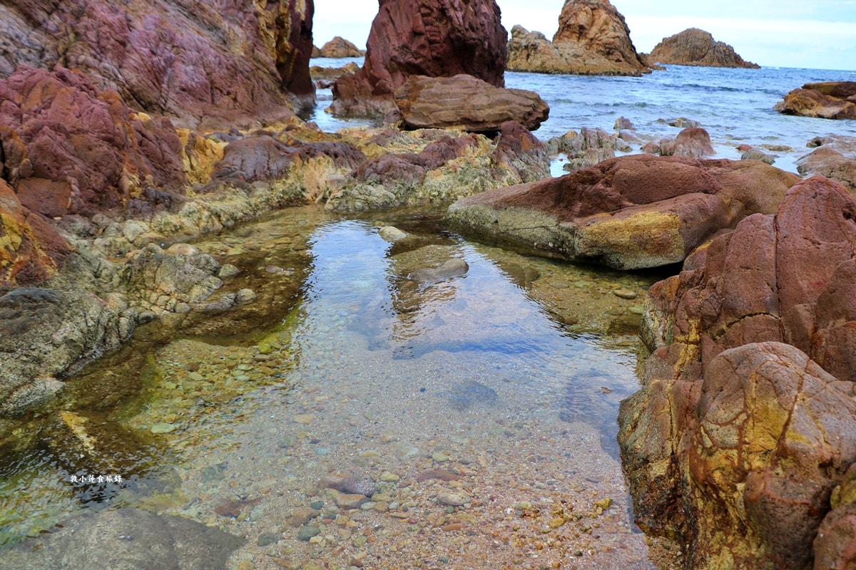 【日本鳥取】浦富海岸‧鳥取必訪日本百景山陰海岸地質公園,只有在地老司機才知的洞門、洞窟、白沙岸小密境 - 第16張圖 【日本鳥取】浦富海岸‧鳥取必訪日本百景山陰海岸地質公園,只有在地老司機才知的洞門、洞窟、白沙岸小密境