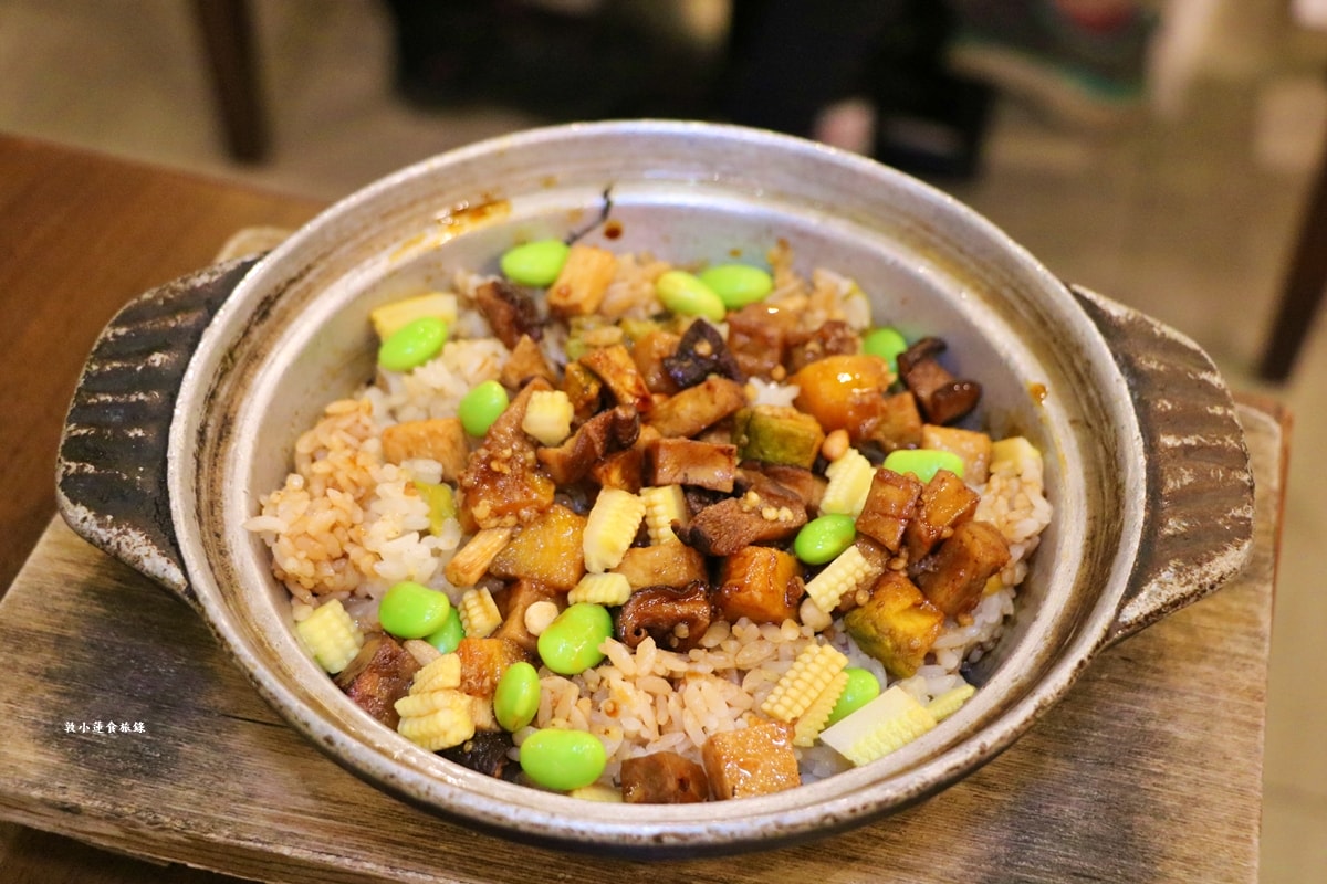 漢來蔬食 佛館店‧簡約禪風空間，五星素食料理，單點、合菜都很適合