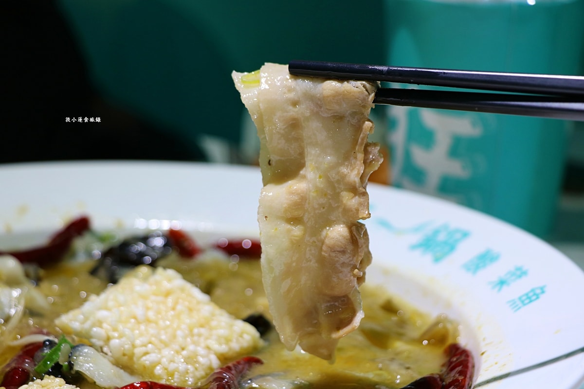 狂一鍋酸菜魚 台南中山店‧爆紅的年輕時尚酸菜魚,2025樂多多集團最新力作!還沒開賣就 滿滿排隊人潮!【歇業】 - 第32張圖 狂一鍋酸菜魚 台南中山店‧爆紅的年輕時尚酸菜魚,2025樂多多集團最新力作!還沒開賣就 滿滿排隊人潮!【歇業】