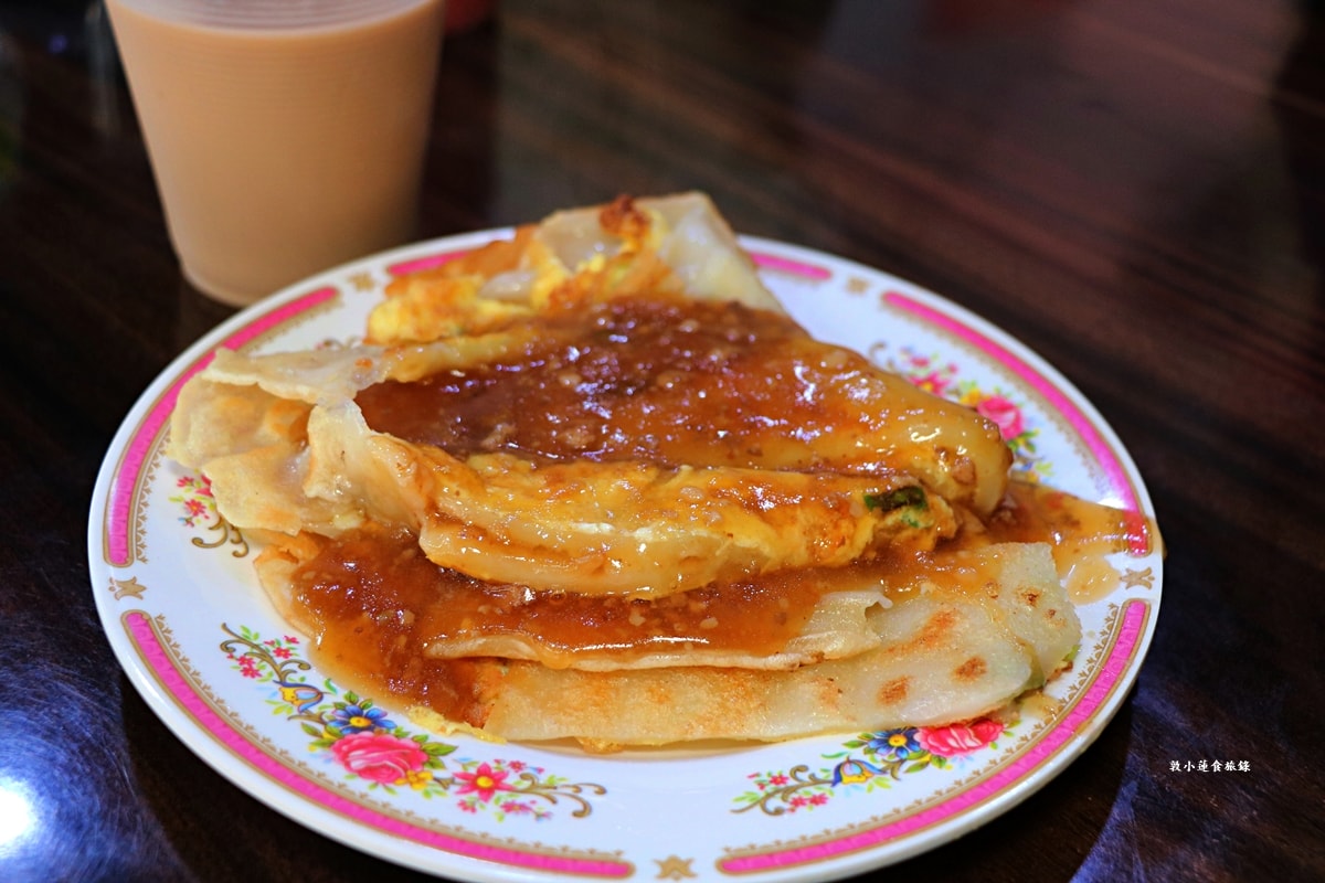 葉家 菜頭粿粉漿蛋餅 明誠店‧傳統粉漿蛋餅，份量比手掌還要大，民族大樂附近好停車【歇業】