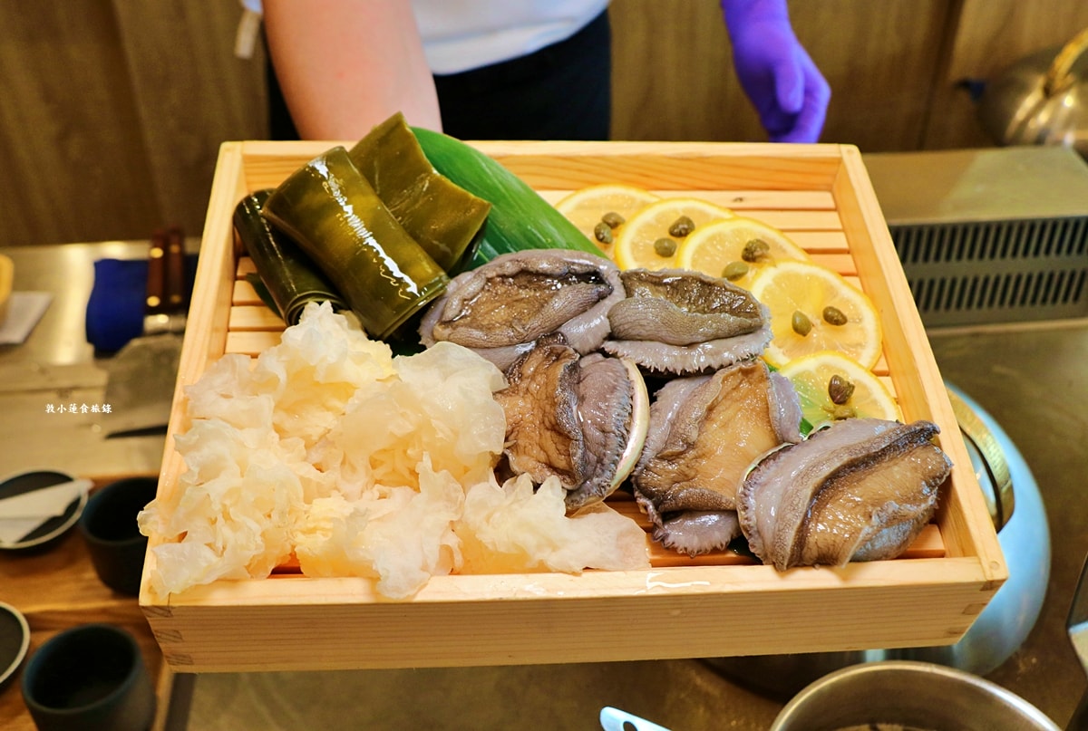 明水然。樂 台南中山店‧此生必嚐十大超高CP值 無菜單鐵板燒冠軍！約會、慶生首選，不預約一定吃不到的人氣爆紅無菜單米其林美食！！