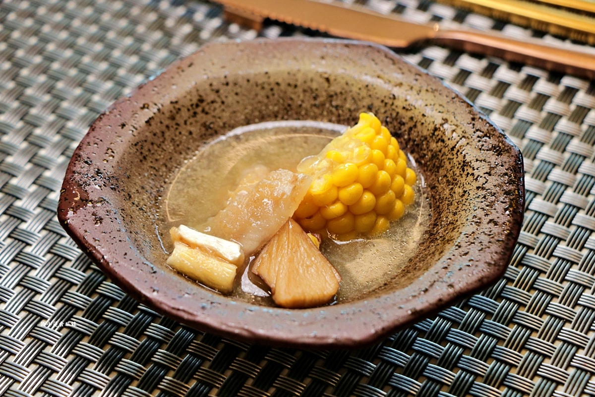 明水然。樂 台南中山店‧此生必嚐十大超高CP值 無菜單鐵板燒冠軍！約會、慶生首選，不預約一定吃不到的人氣爆紅無菜單米其林美食！！