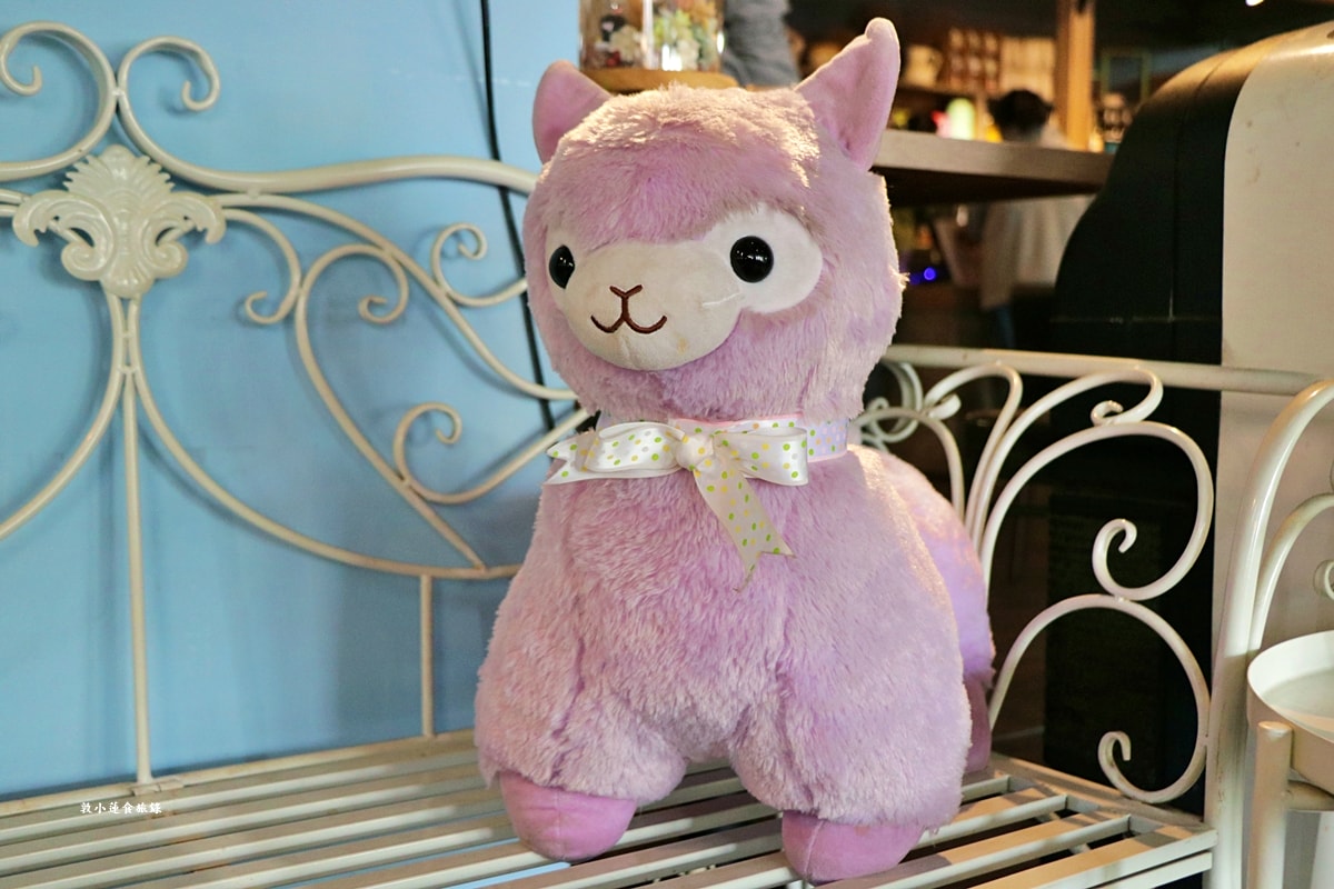 莓塔咖啡館 新崛江店‧鄰近新堀江不收服務費，假日限時用餐三小時，聚餐聊天最佳選擇